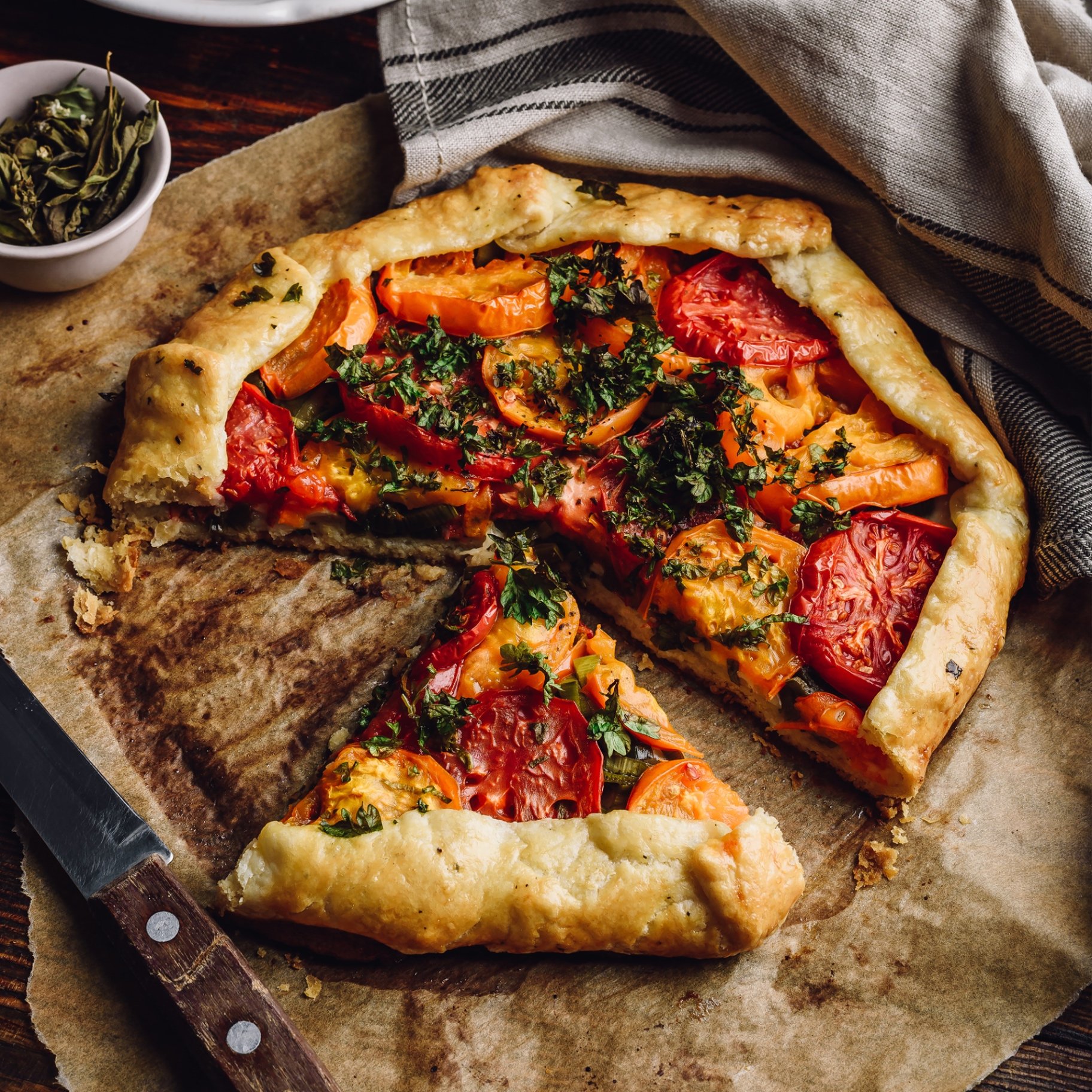 Couples dining and enjoying culinary excellence in Chicago - romantic restaurants and local cuisine perfect for date nights