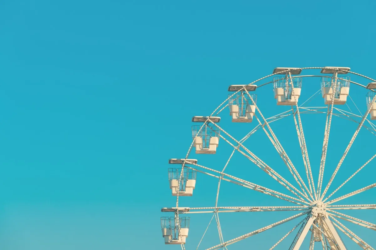 High Roller observation wheel at sunset on the LINQ Promenade