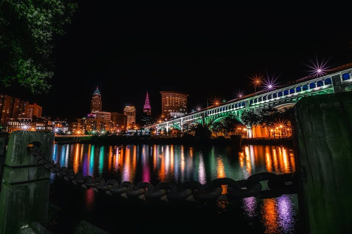 Beautiful Cleveland university circle & playhouse square attractions and activities - seasonal romantic experiences for couples throughout the year