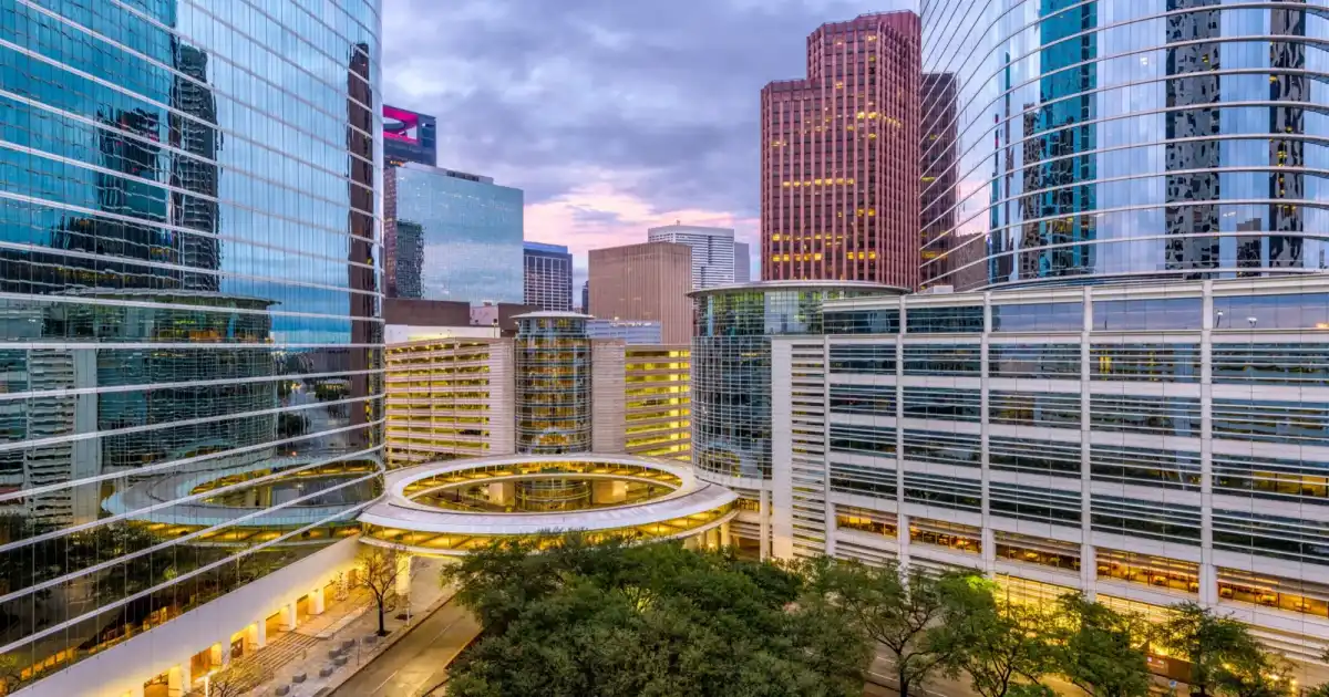 Couples dining and enjoying authentic texas dining in Houston - romantic restaurants and local cuisine perfect for date nights