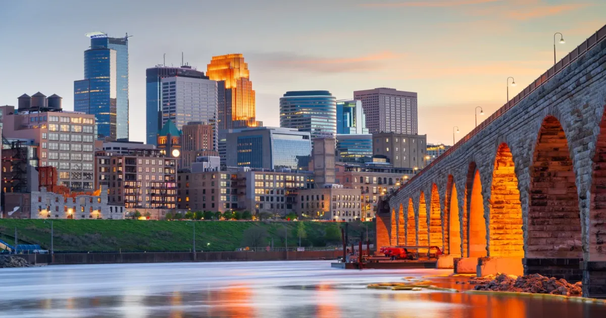 50+ Best Minneapolis Date Ideas: Lakes, Music & Breweries - Local date spots and romantic venues guide