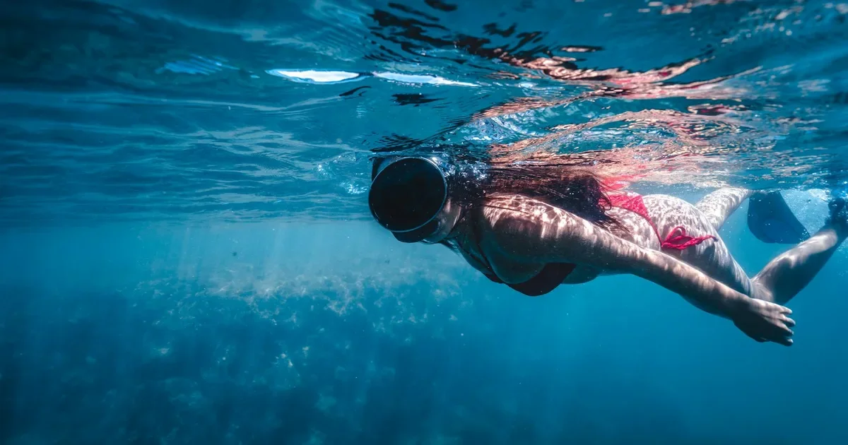 Snorkeling date idea - alphabet dating letter S underwater adventure for adventurous couples