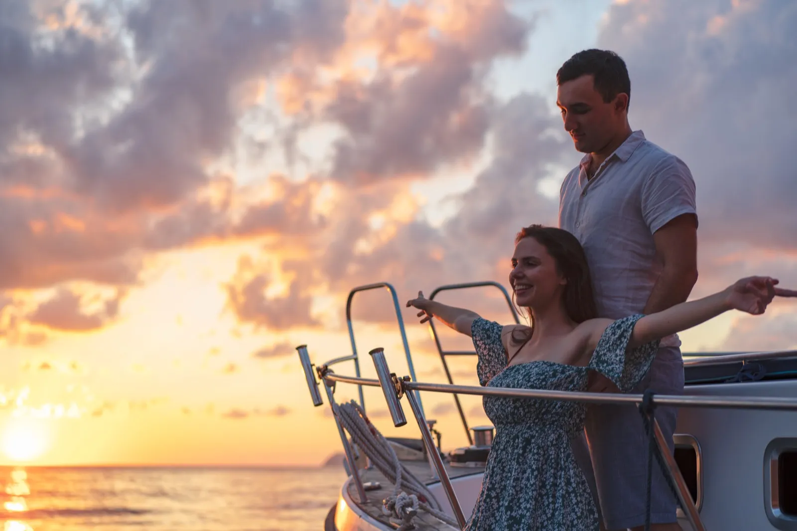 Scenic boat tour through the chain of lakes in Winter Park